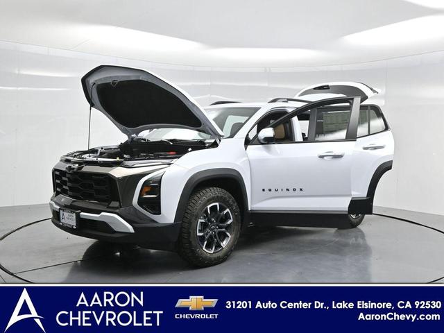 Photo of 2026 Polar White Tricoat Chevrolet Equinox