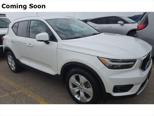 2022 Volvo XC40