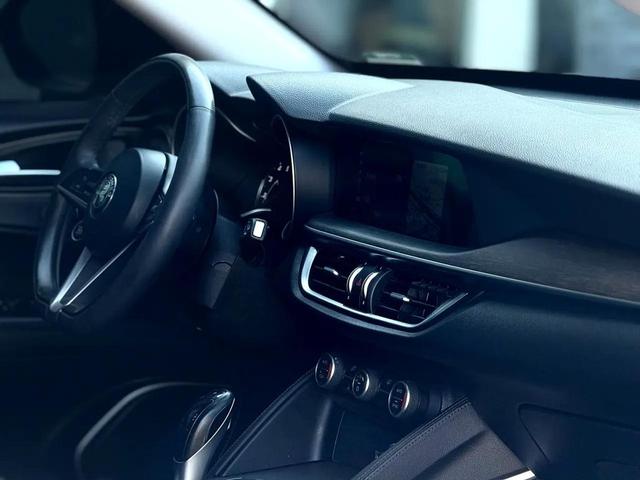 Photo of 2018 Alfa Rosso Alfa Romeo Stelvio