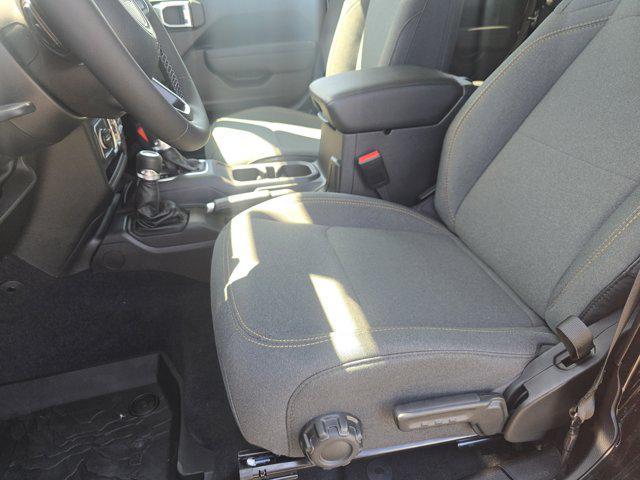 Photo of 2025 Black Clearcoat Jeep Wrangler