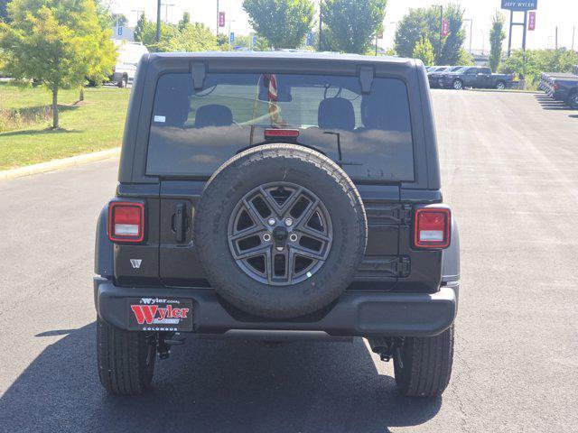 Photo of 2025 Black Clearcoat Jeep Wrangler