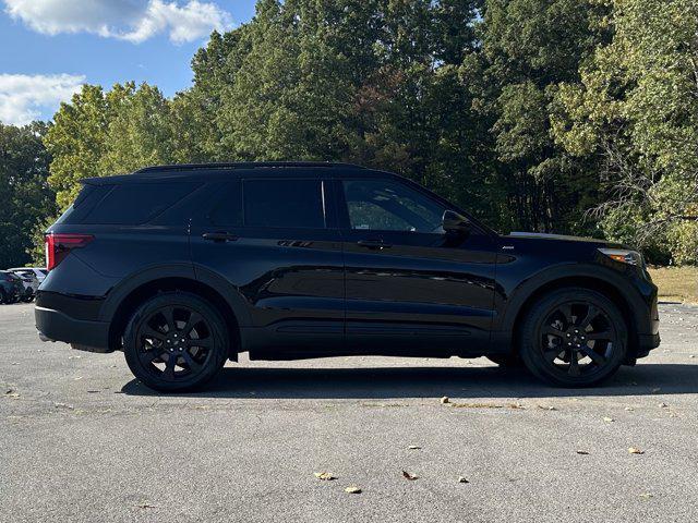 Photo of 2022 Agate Black Metallic Ford Explorer