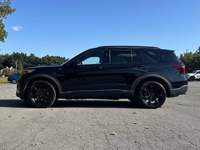 Photo of 2022 Agate Black Metallic Ford Explorer