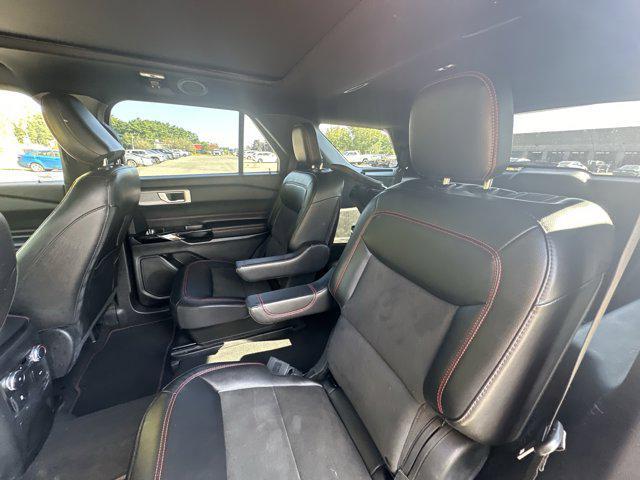 Photo of 2022 Agate Black Metallic Ford Explorer