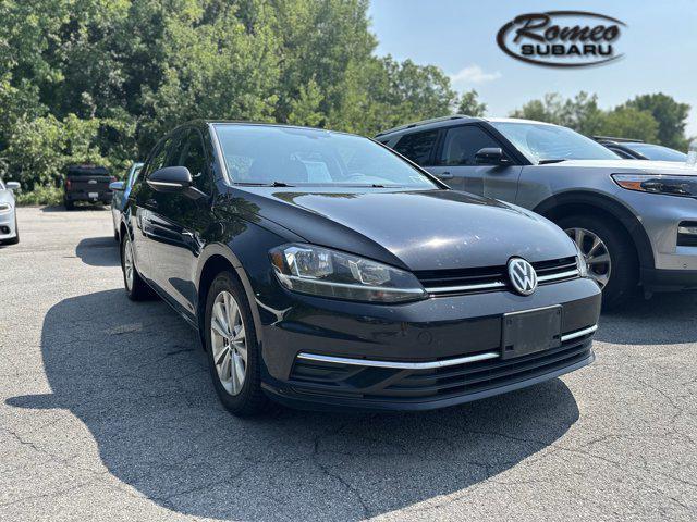 Photo of 2020 Deep Black Pearl Volkswagen Golf