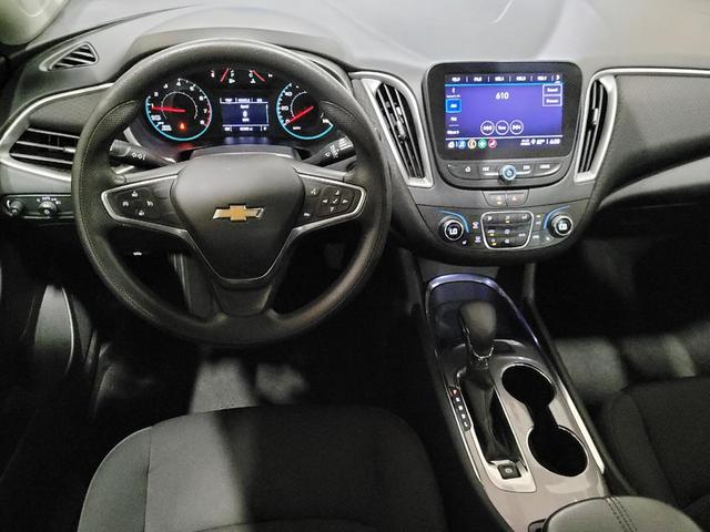 Photo of 2022 Silver Ice Metallic Chevrolet Malibu