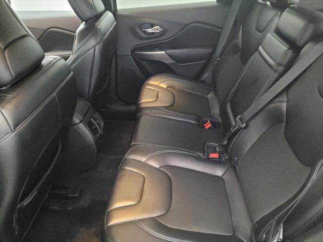 Photo of 2019 Gray Jeep Cherokee