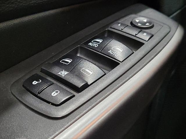 Photo of 2019 Gray Jeep Cherokee