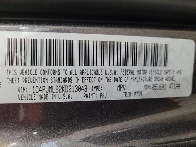Photo of 2019 Gray Jeep Cherokee