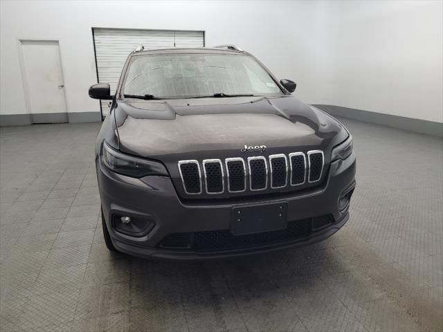Photo of 2019 Gray Jeep Cherokee