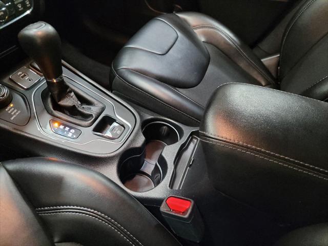 Photo of 2019 Gray Jeep Cherokee