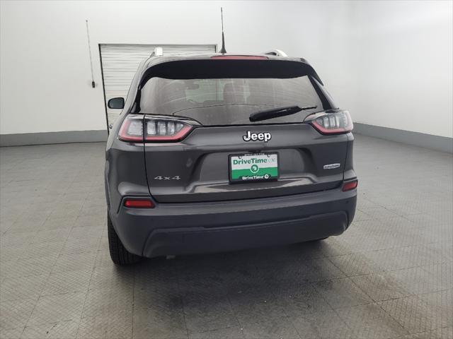 Photo of 2019 Gray Jeep Cherokee