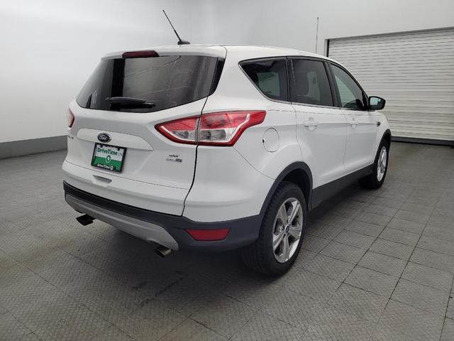 Photo of 2015 White Ford Escape