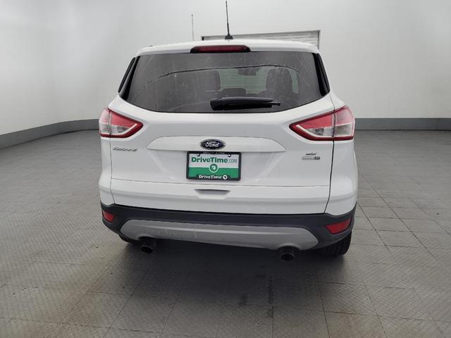Photo of 2015 White Ford Escape
