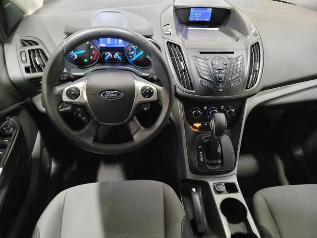 Photo of 2015 White Ford Escape