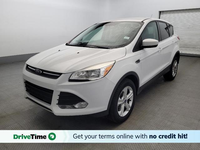 Photo of 2015 White Ford Escape