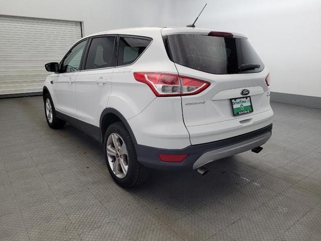 Photo of 2015 White Ford Escape