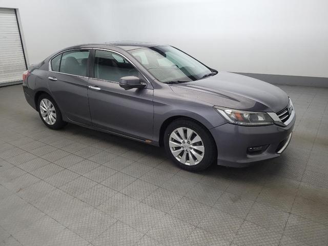 Photo of 2015 Gray Honda Accord