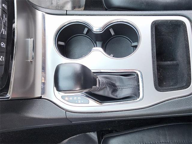 Photo of 2022 Diamond Black Crystal Pearlcoat Jeep Grand Cherokee
