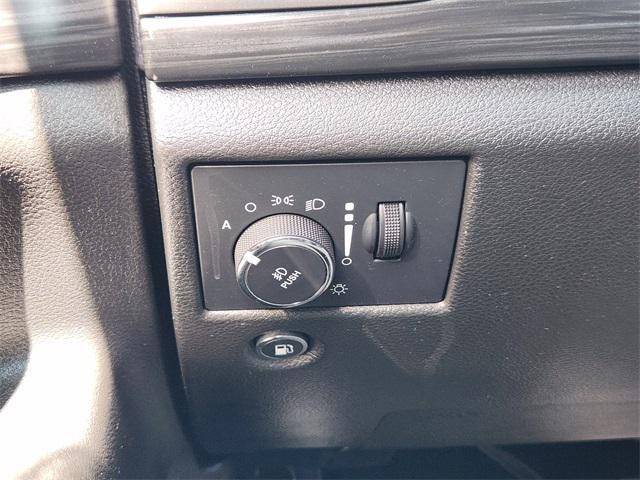 Photo of 2022 Diamond Black Crystal Pearlcoat Jeep Grand Cherokee