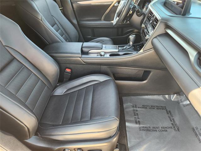 Photo of 2022 White Lexus RX 350