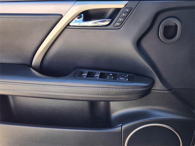 Photo of 2022 White Lexus RX 350