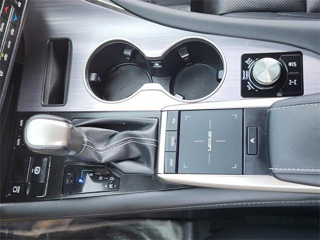 Photo of 2022 White Lexus RX 350
