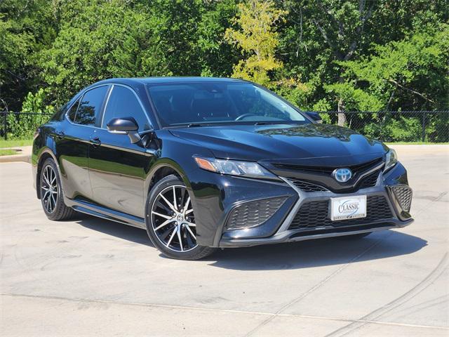 Photo of 2021 Black Toyota Camry