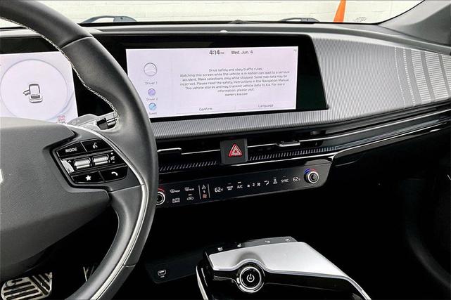 Photo of 2022 Aurora Black Pearl Kia EV6