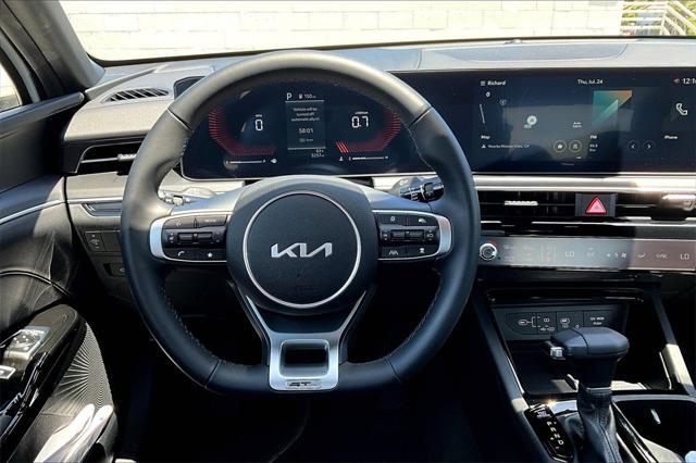 Photo of 2025 Snow White Pearl Kia K5