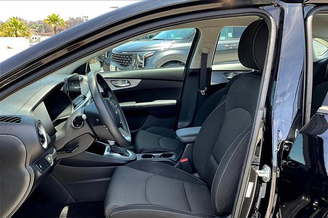 Photo of 2023 Aurora Black Pearl Kia Forte