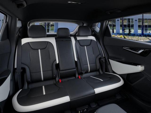 Photo of 2025 Glacier White Pearl Kia EV6