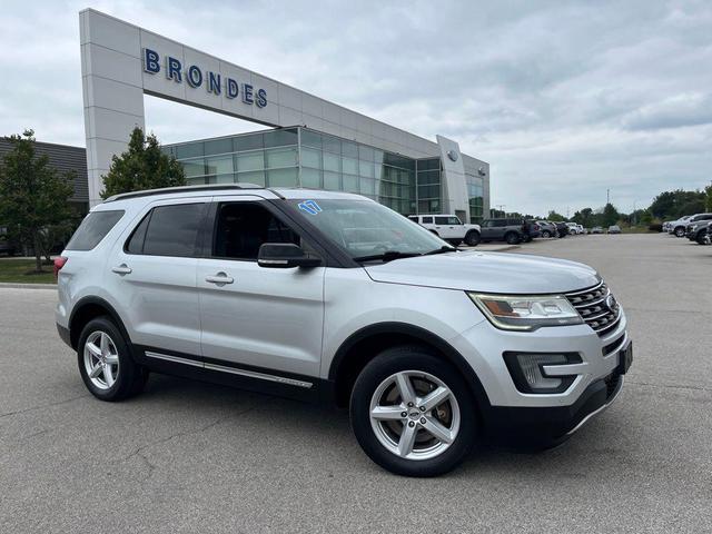 Photo of 2017 Ingot Silver Ford Explorer