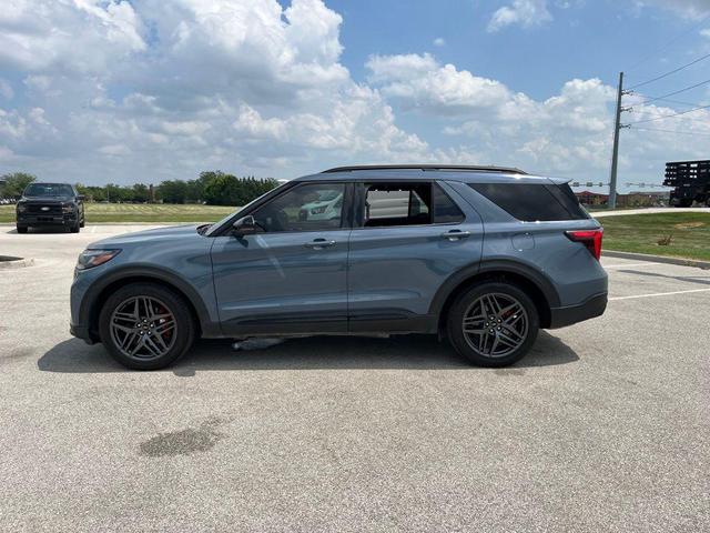 Photo of 2025 Vapor Blue Ford Explorer