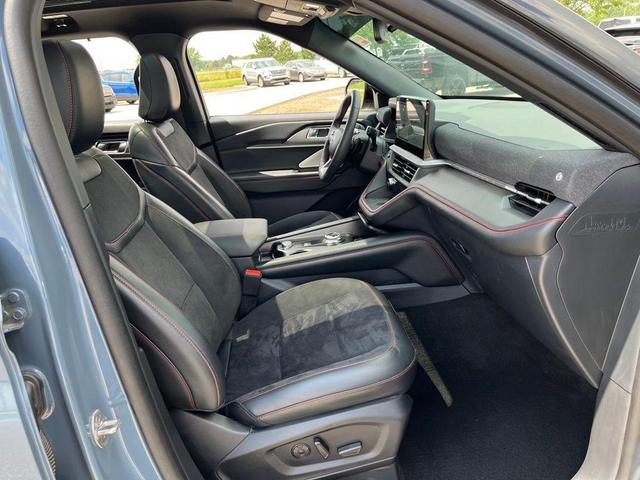 Photo of 2025 Vapor Blue Ford Explorer