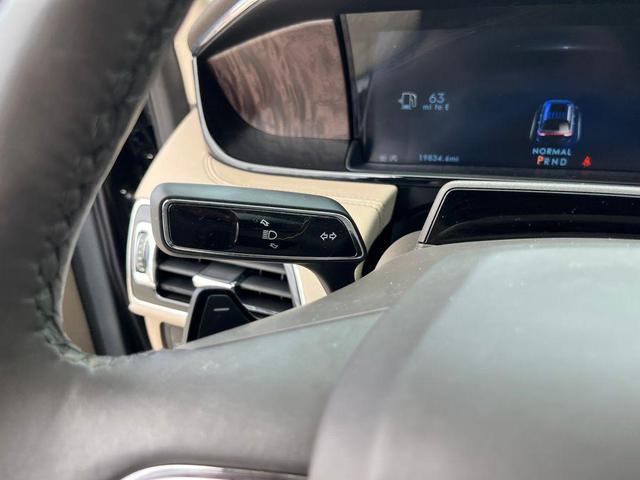 Photo of 2024 Black Metallic Lincoln Navigator