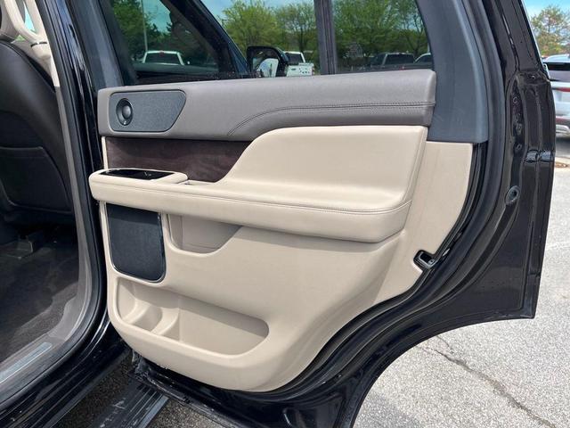 Photo of 2024 Black Metallic Lincoln Navigator