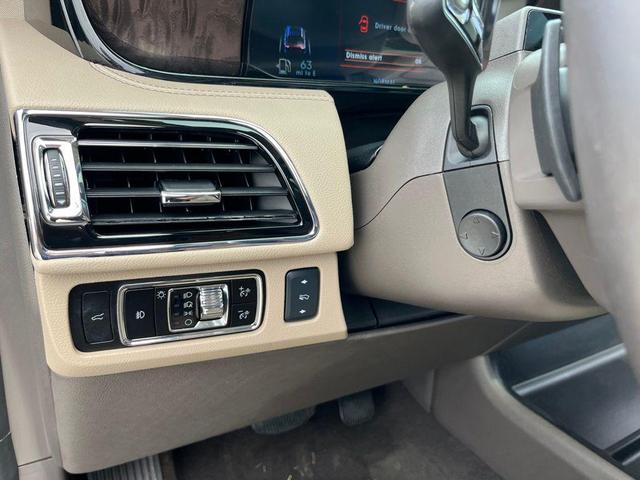 Photo of 2024 Black Metallic Lincoln Navigator