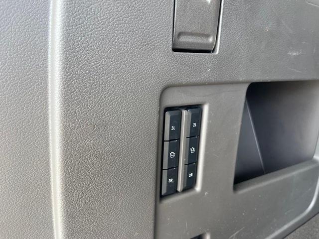 Photo of 2024 Black Metallic Lincoln Navigator