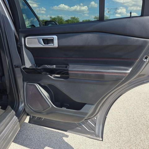 Photo of 2023 Carbonized Gray Metallic Ford Explorer