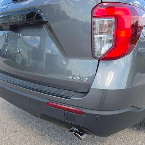 Photo of 2023 Carbonized Gray Metallic Ford Explorer