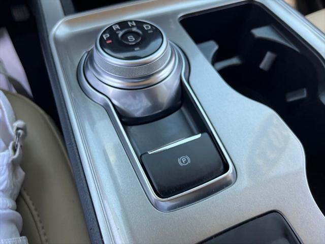 Photo of 2023 Star White Metallic Tri-Coat Ford Edge