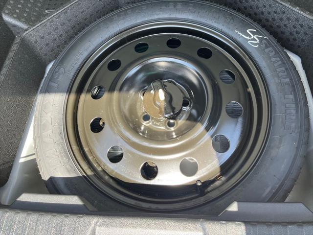 Photo of 2023 Star White Metallic Tri-Coat Ford Edge