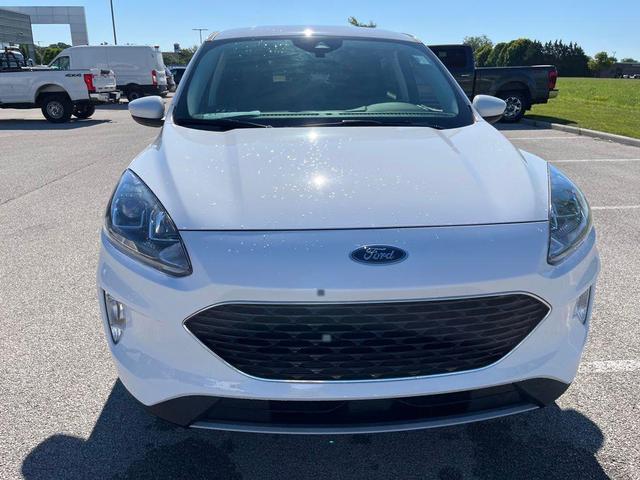 Photo of 2022 Oxford White Ford Escape
