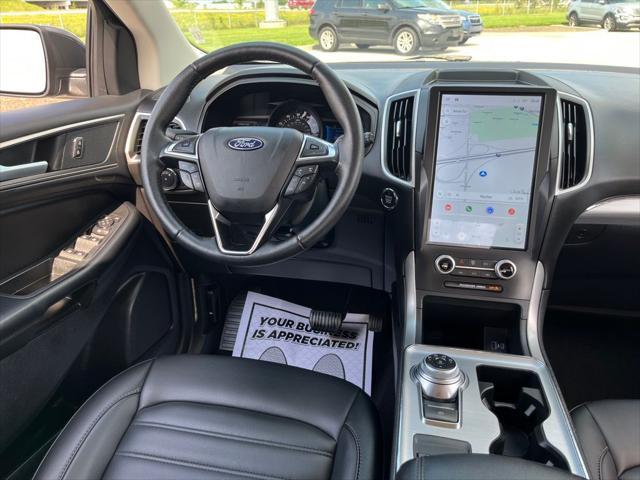 Photo of 2022 Forged Green Metallic Ford Edge