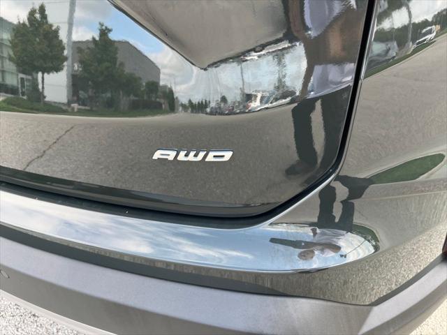 Photo of 2022 Forged Green Metallic Ford Edge