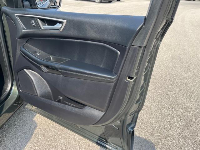 Photo of 2022 Forged Green Metallic Ford Edge