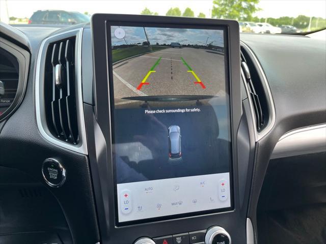 Photo of 2022 Forged Green Metallic Ford Edge