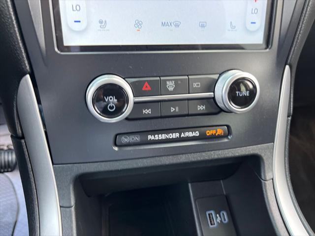 Photo of 2022 Forged Green Metallic Ford Edge