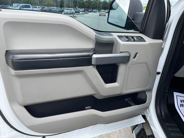 Photo of 2017 Oxford White Ford F-150